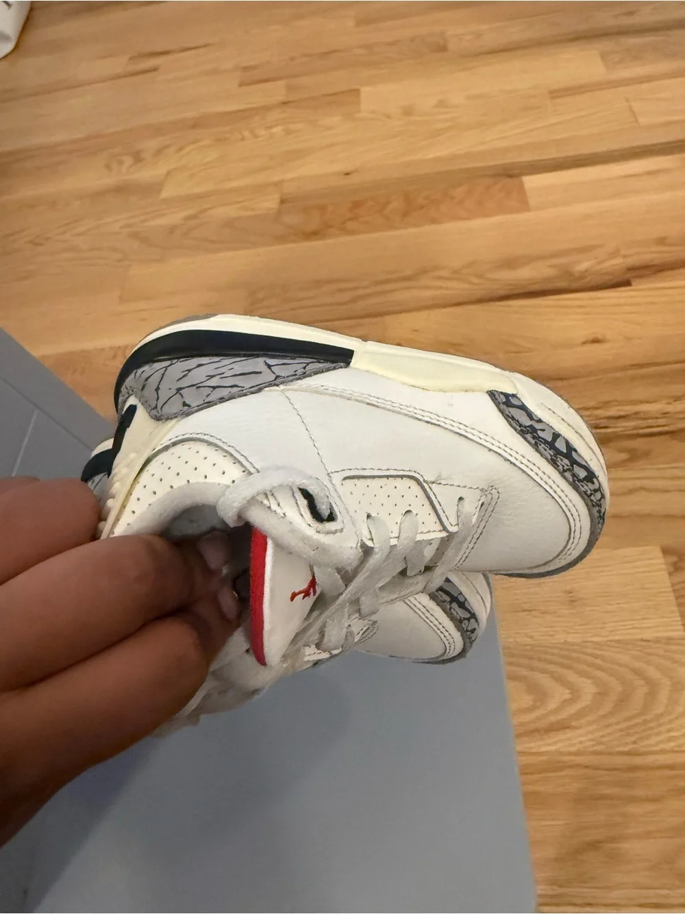 Nike Kids White and Red Jumpman Low-Top Sneakers